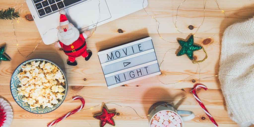 Ide acara natal: christmas movie night