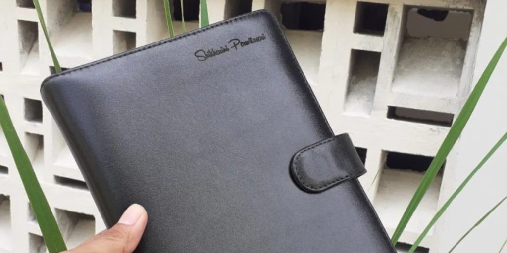 contoh buku agenda grafir warna hitam